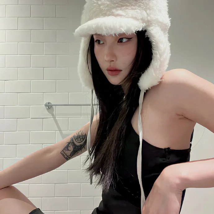 比基尼琼斯和爱的圣殿